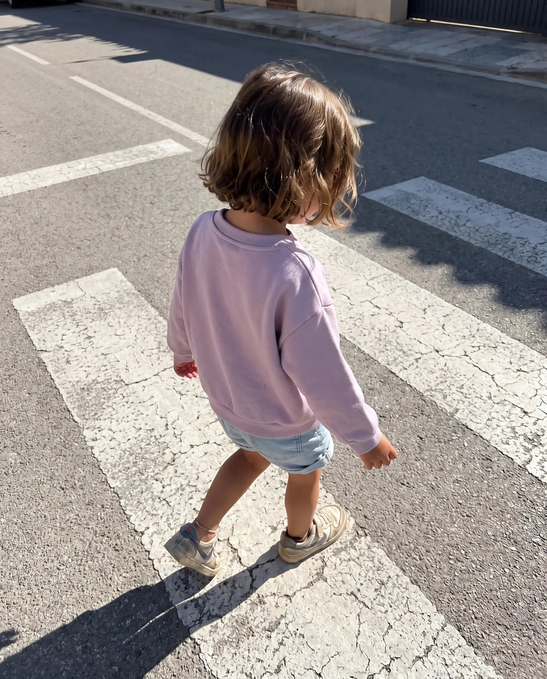ai hello-embroidered-sweatshirt__girl_ref