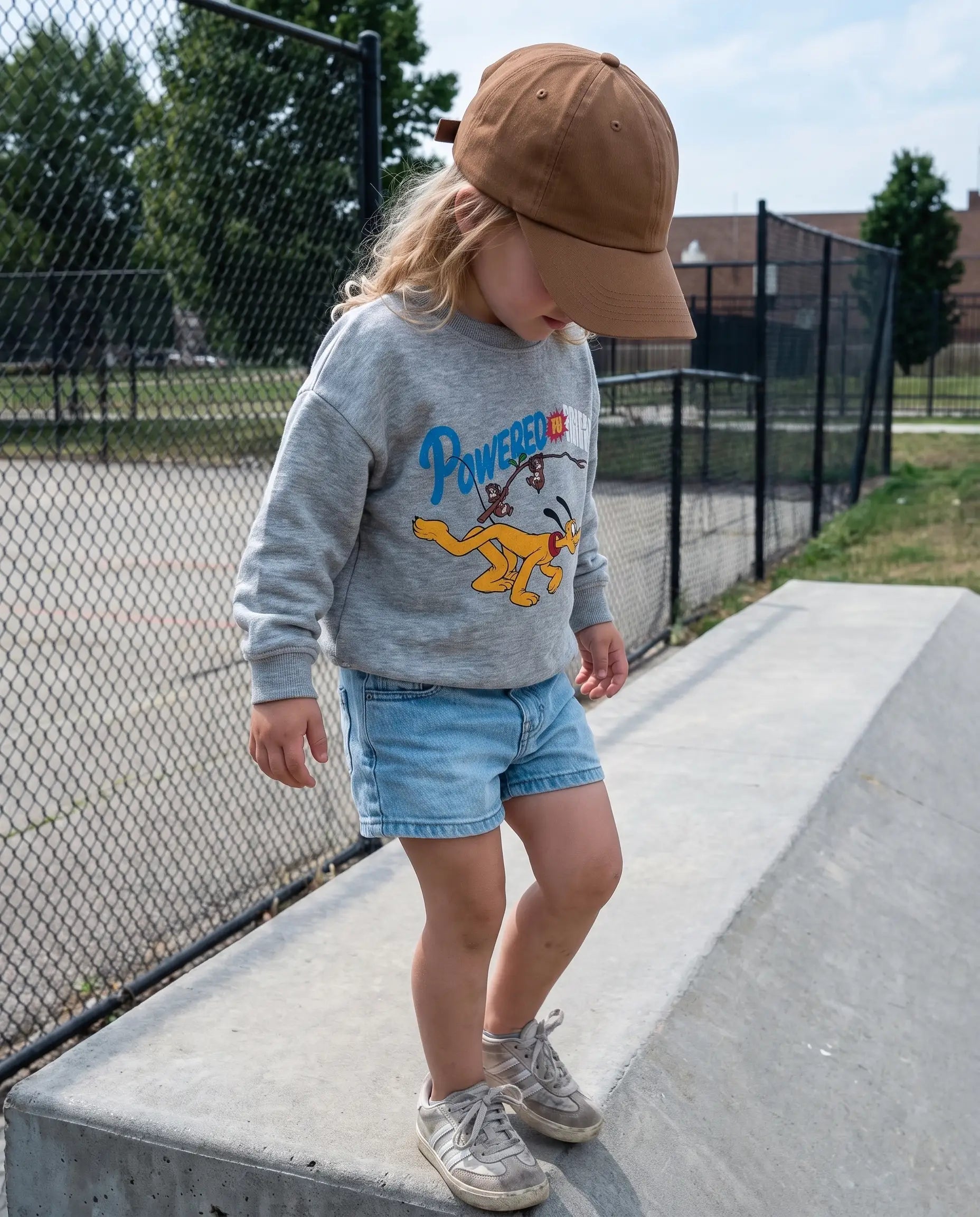 ai pluto-sweatshirt__girl_ref