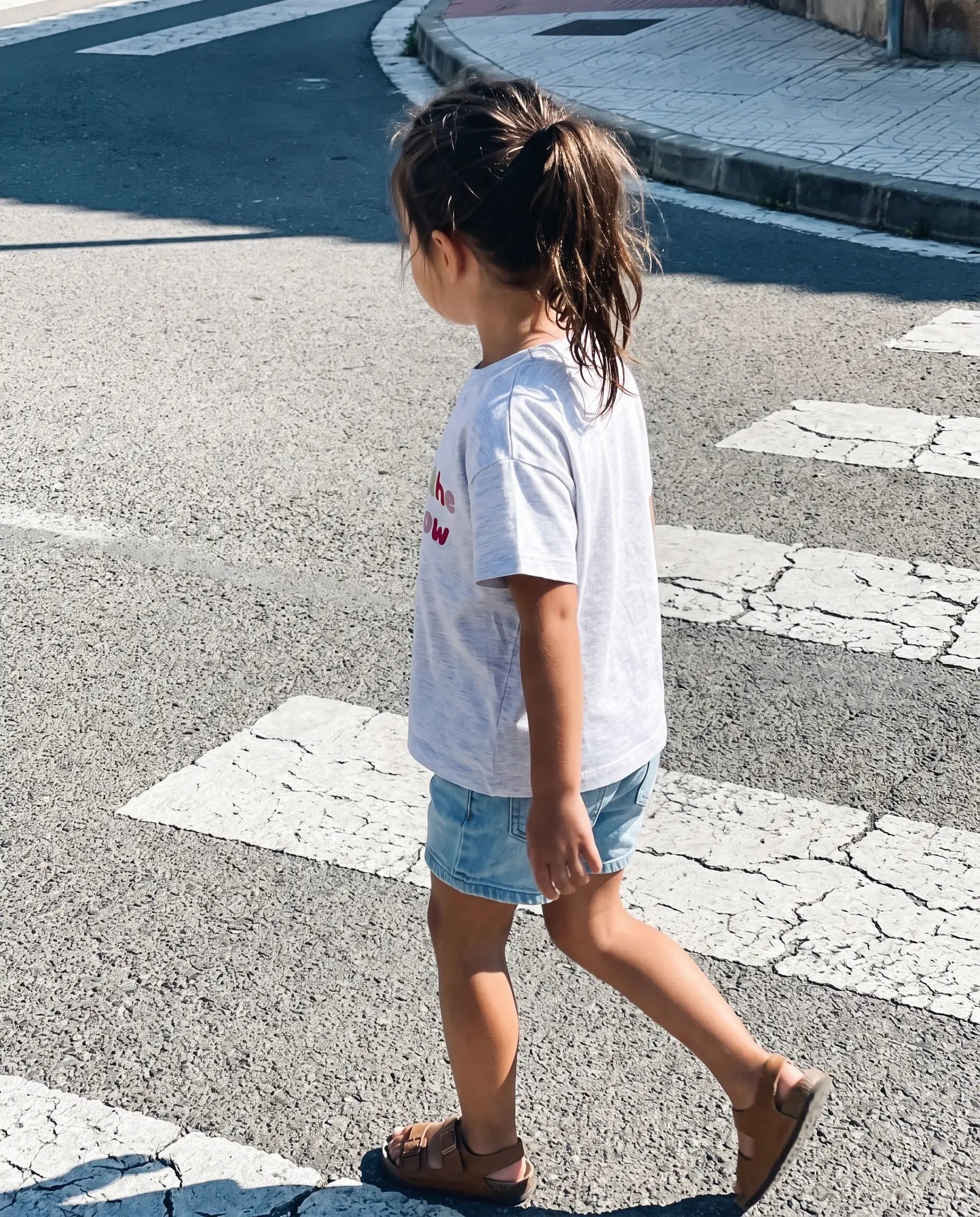 ai rainbow-oversized-tee__girl_ref
