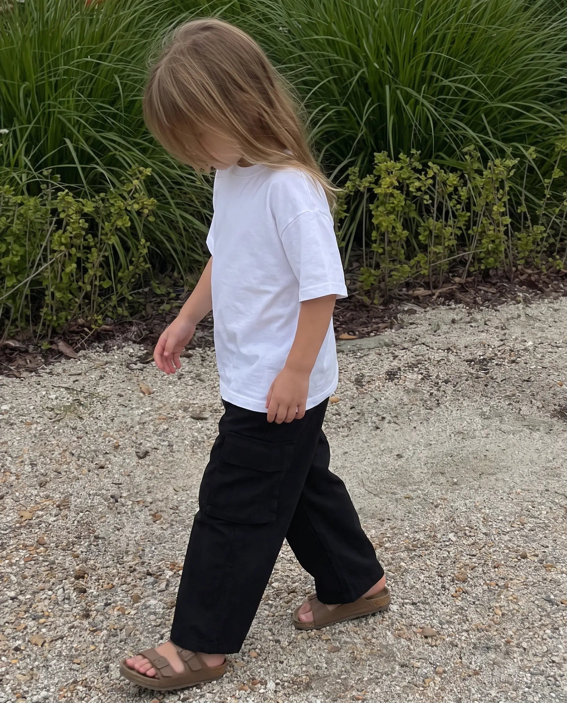 ai wide-cargo-pants__girl_ref